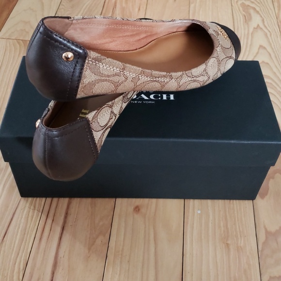 COPY - 🌟Coach flats🌟 - Picture 3 of 4